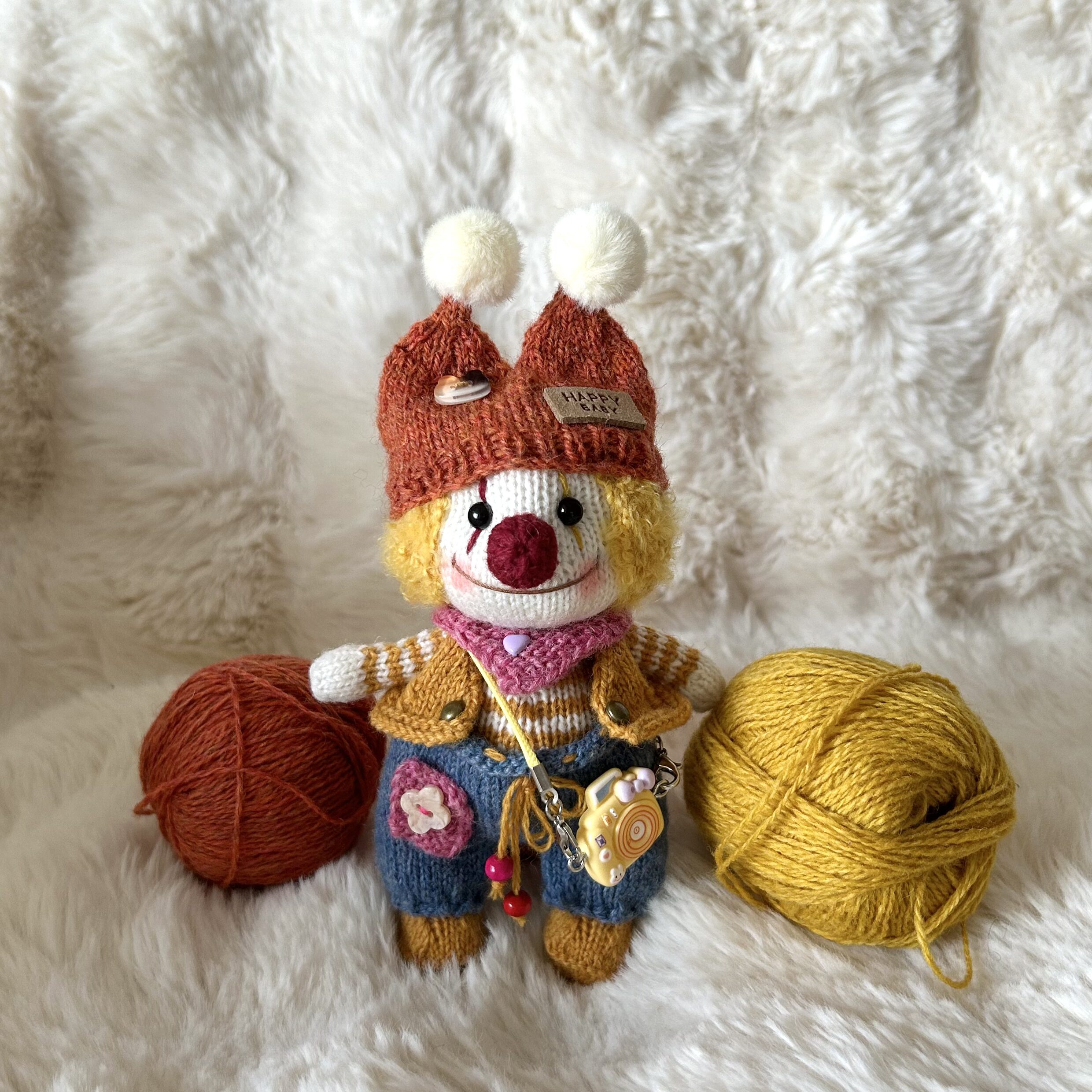 Knitted Mr. Clown Plushie Toy – Handmade Amigurumi Arttoy Gift & Collectors - Image 4