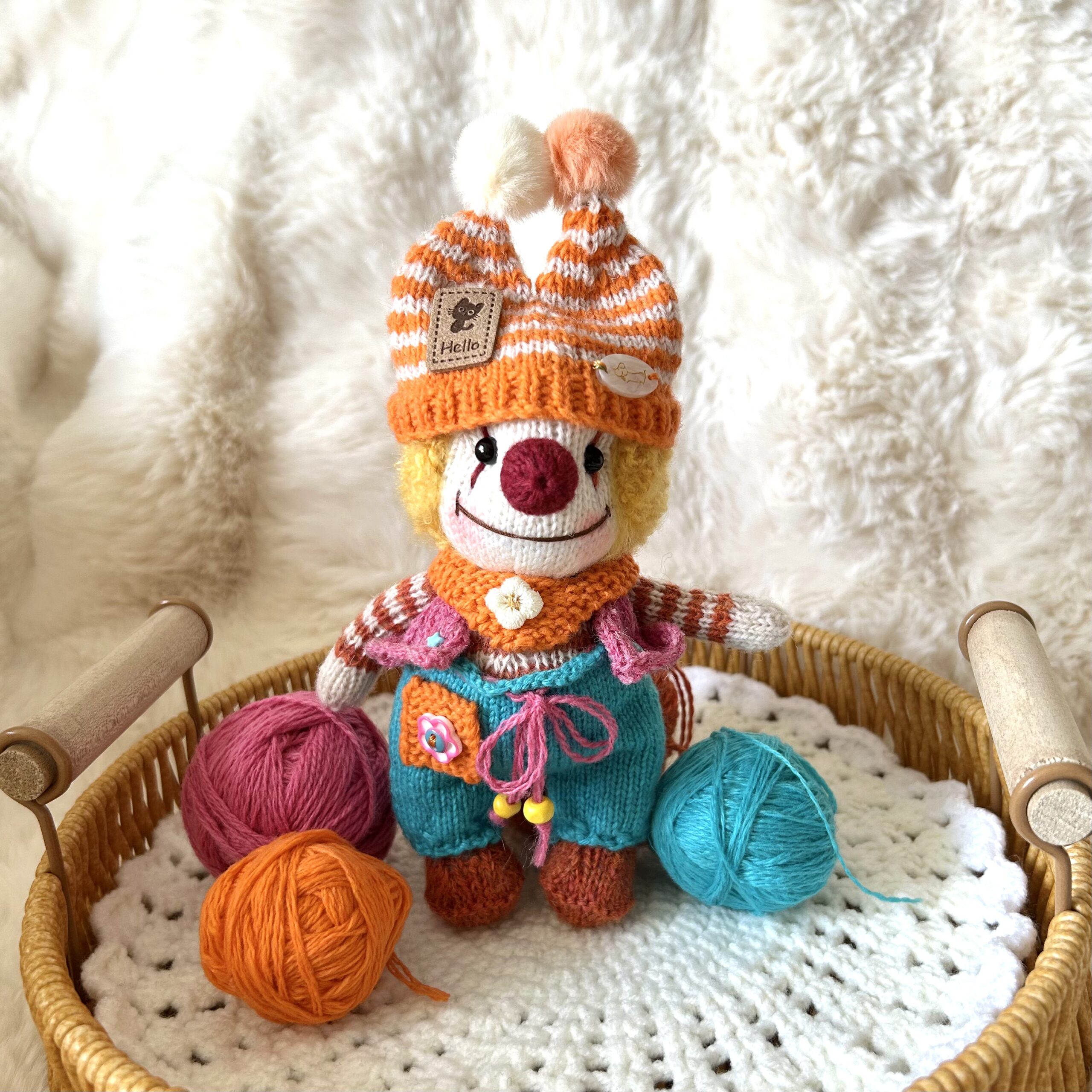 Mr. Clown Handmade Knitted Amigurumi Plush Toy – Unique Arttoy Gift - Image 3